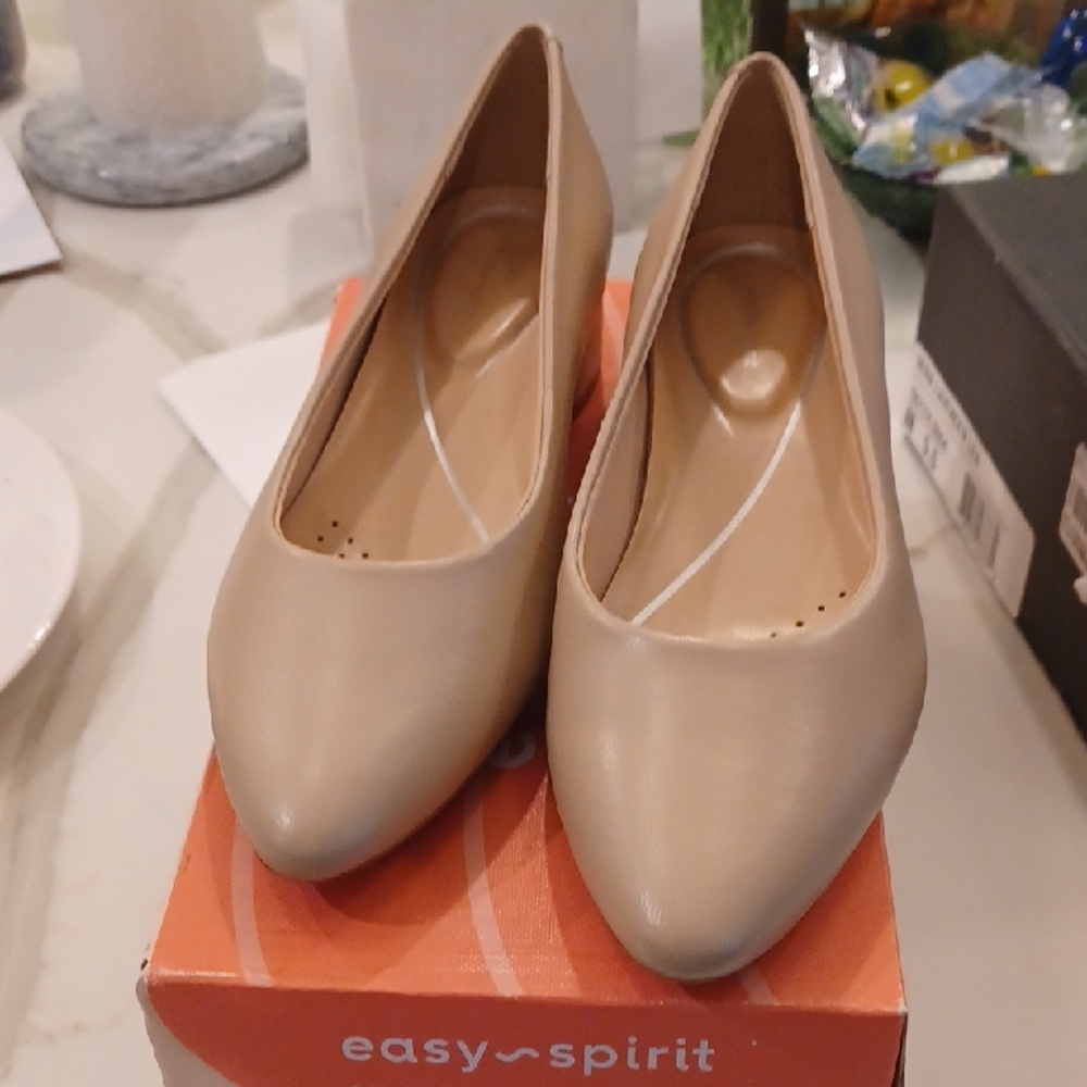 EASY SPIRIT CALDISE WOMEN'S  Pumps Flats Nwb Leather Upper $110
